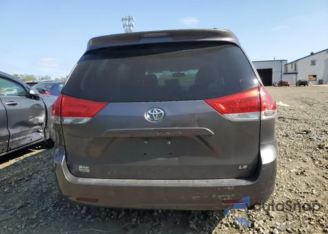 2011 Toyota Sienna Le from USA, damaged, VIN 5TDKK3DC4BS028912